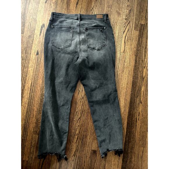 Judy Blue Women's Boyfriend Fit Black Distressed Jeans (Style: JB82296BK) - 32 - Picture 4 of 4